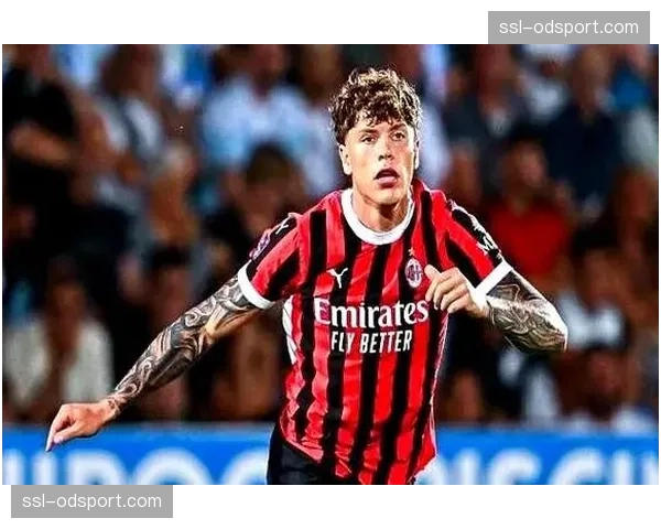 战术板：剖析亚特兰大三中卫体系的移动与覆盖